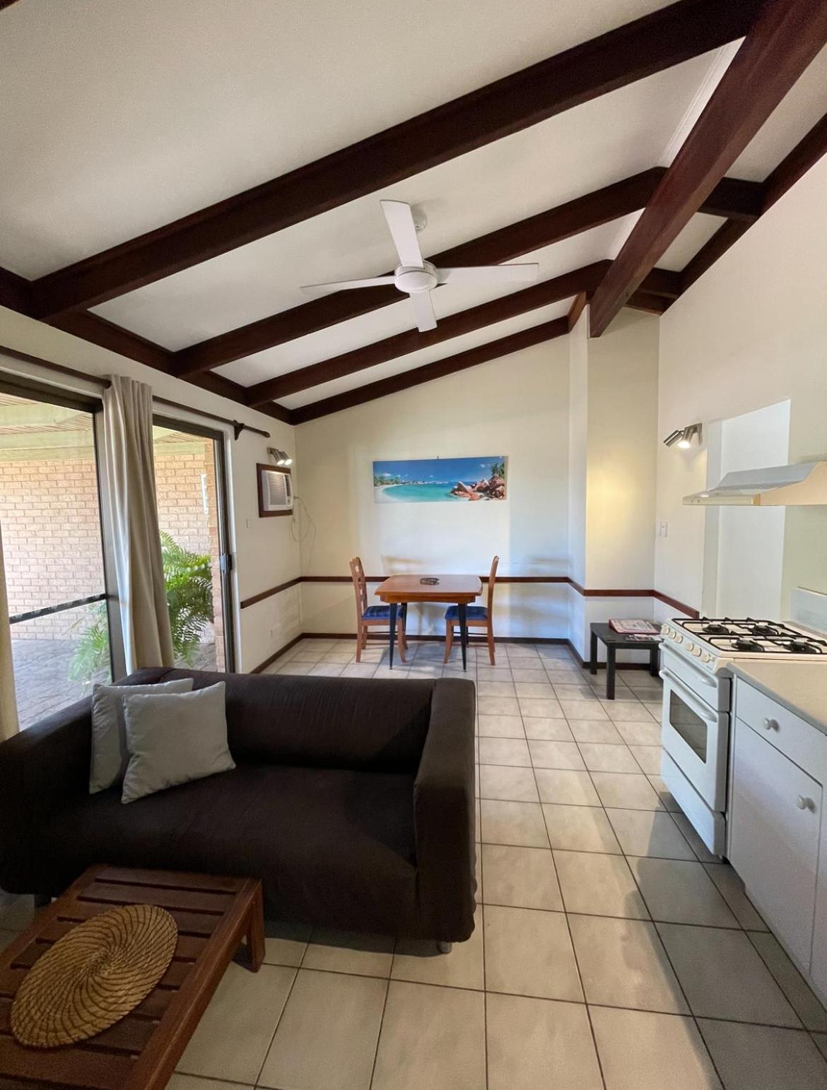Wildsights Villas Denham Exterior photo