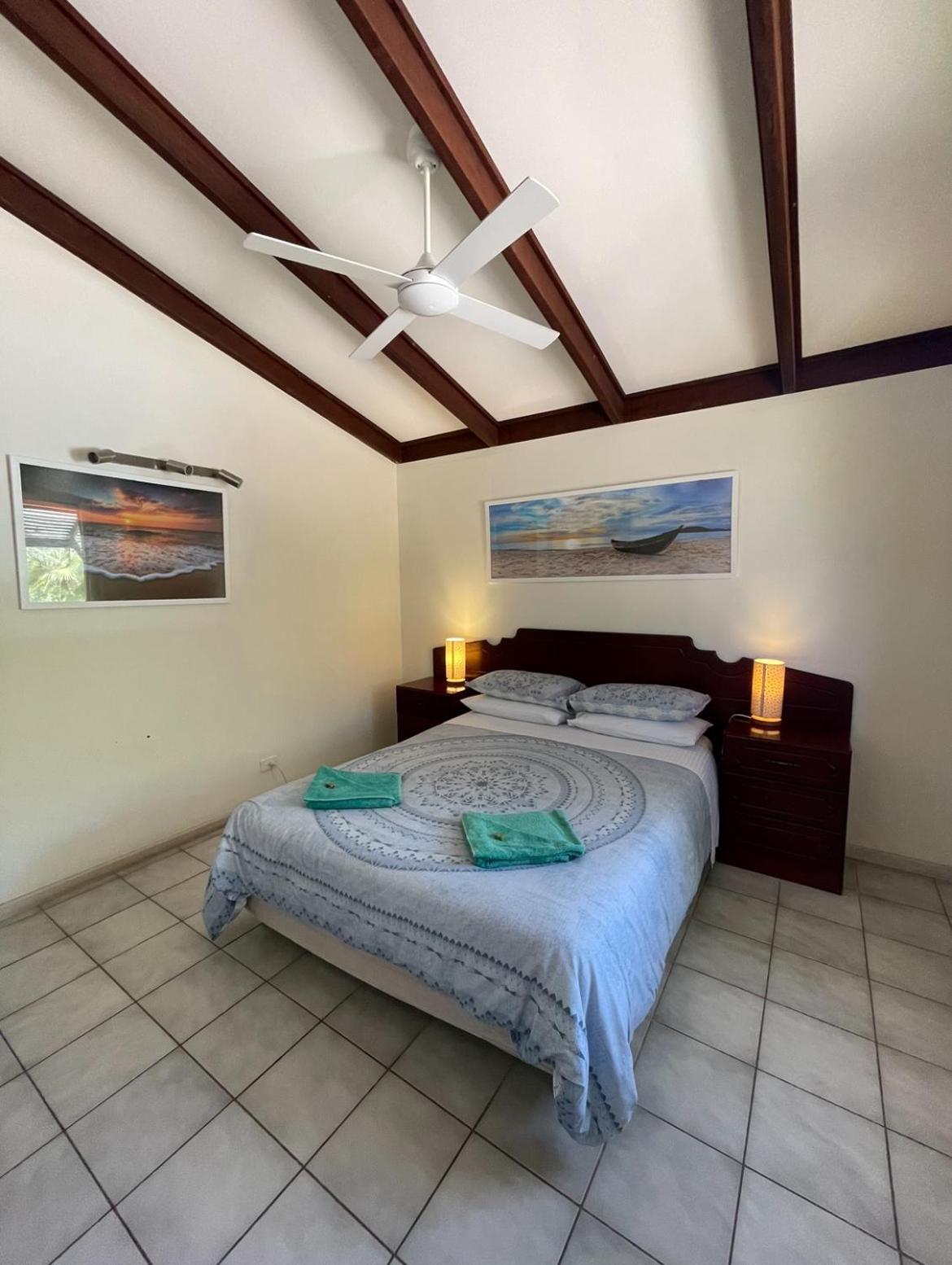 Wildsights Villas Denham Exterior photo